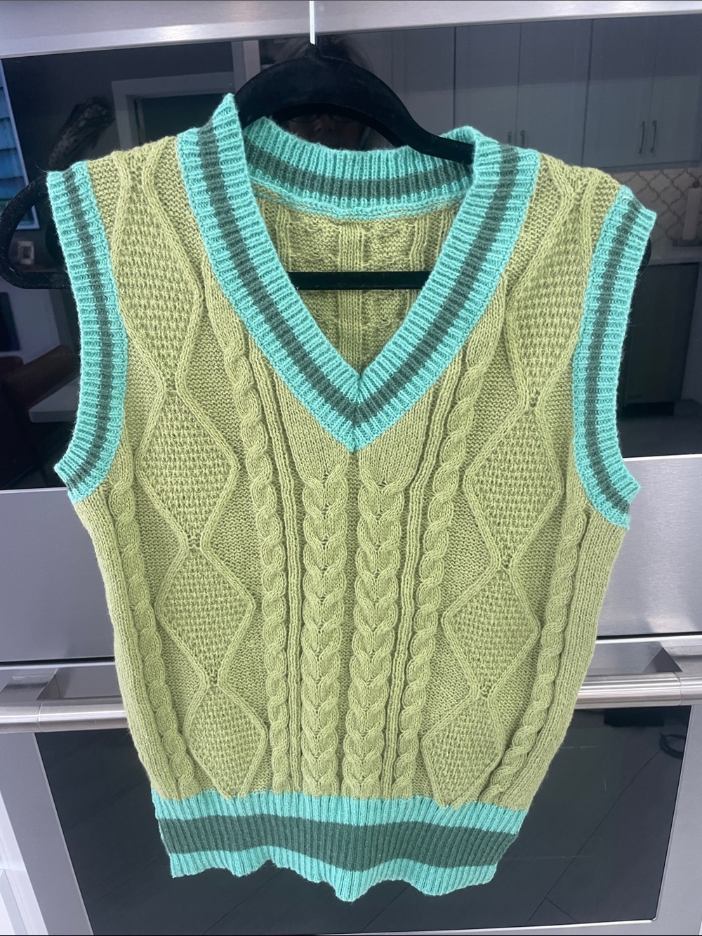 Source Unknown Mint Green Cable Knit V-Neck Sweater Vest with Aqua Trim